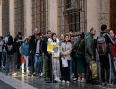 إسبانيا تسجل رقمًا قياسيًا: 900 ألف طلب لتسوية وضعية المهاجرين غير النظاميين